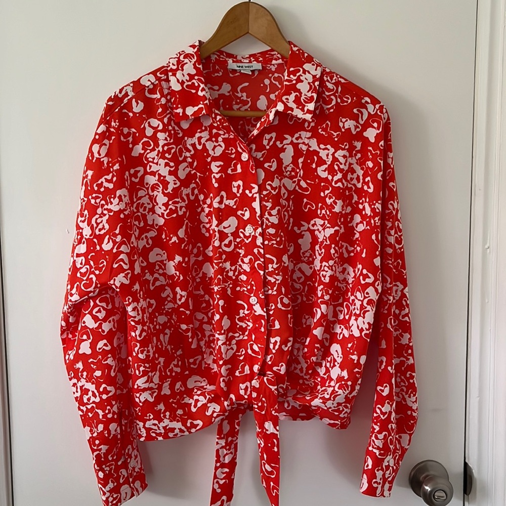Lovely 9 West Long Sleeve Button Down Women’s Tie Blouse!